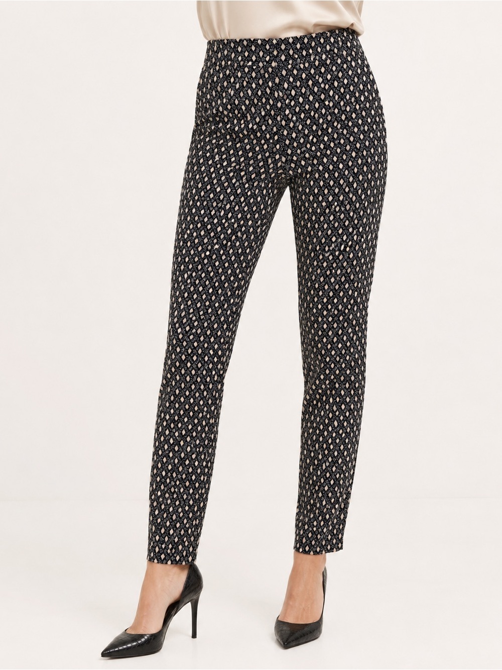 Soho Black Printed Slim Ankle Pants with Cream Motif